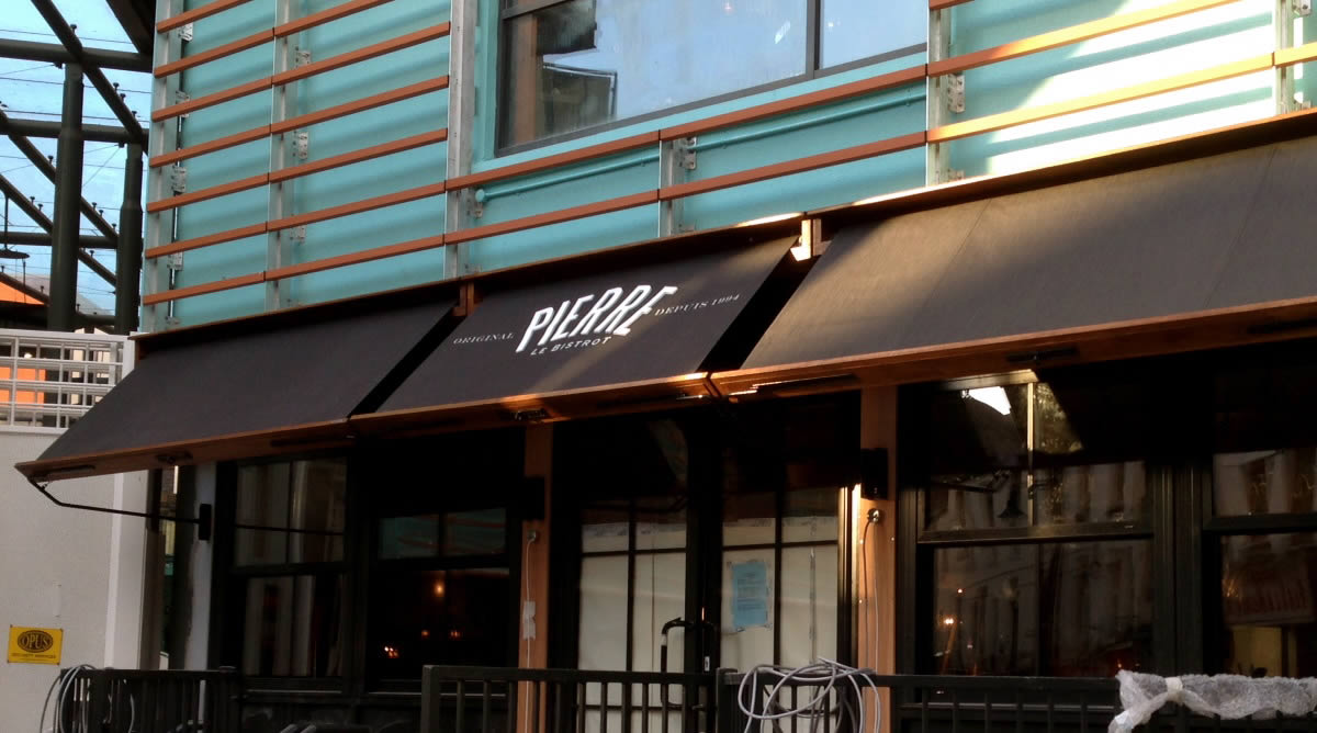 Le Bistro Pierre contract awnings